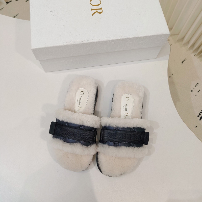 ch**an D*or slippers